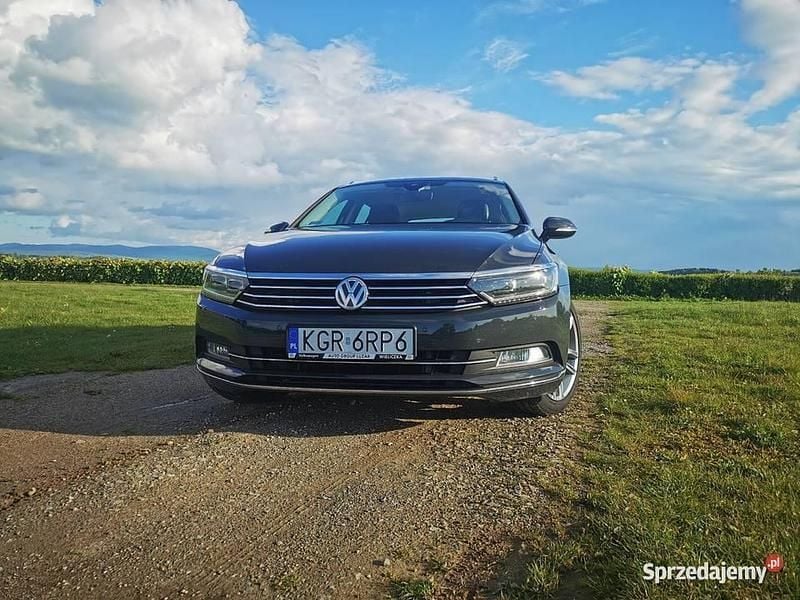 Szary Używany 2015 VW Passat Highline Kombi | 51 000 zł (Uczciwa cena) - Obraz 1/4