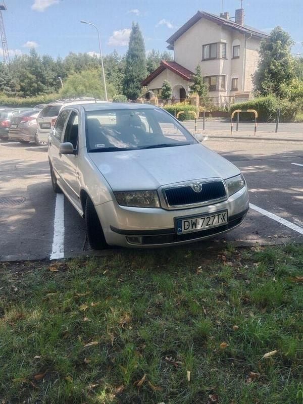 Srebrny Używany 2002 Skoda Fabia Hatchback | 1700 zł (Uczciwa cena) - Obraz 1/4