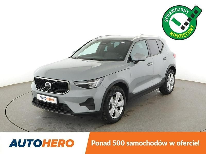 Szary Używany 2023 Volvo XC40 SUV | 133 500 zł (Dobra cena) - Obraz 1/3