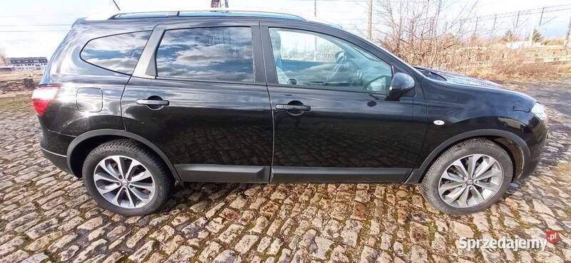 Czarny Używany 2012 Nissan Qashqai +2 Tekna SUV | 25 900 zł (Dobra cena) - Obraz 1/4