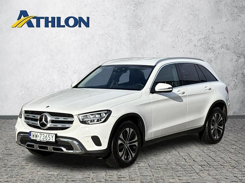Biały Używany 2022 Mercedes GLC200 SUV | 170 400 zł (Uczciwa cena) - Obraz 1/4