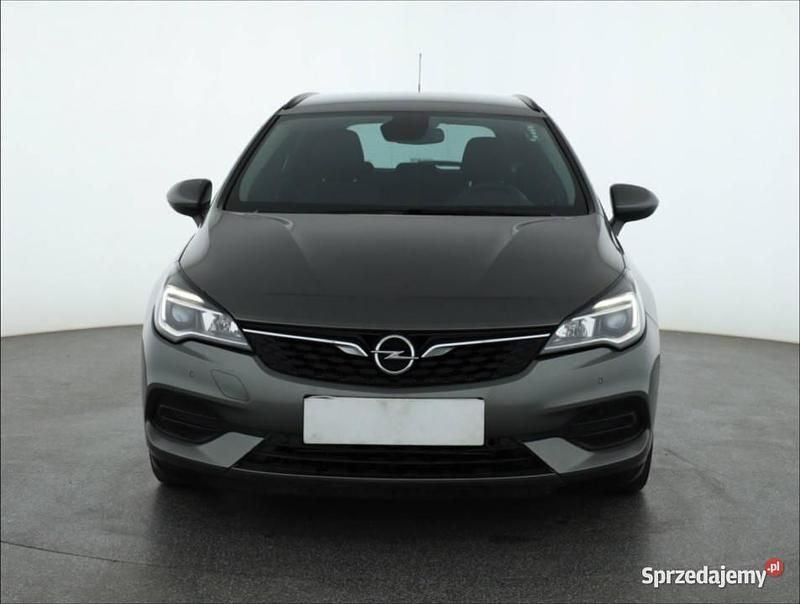 Szary Używany 2020 Opel Astra Kombi | 50 999 zł (Dość drogi) - Obraz 1/4