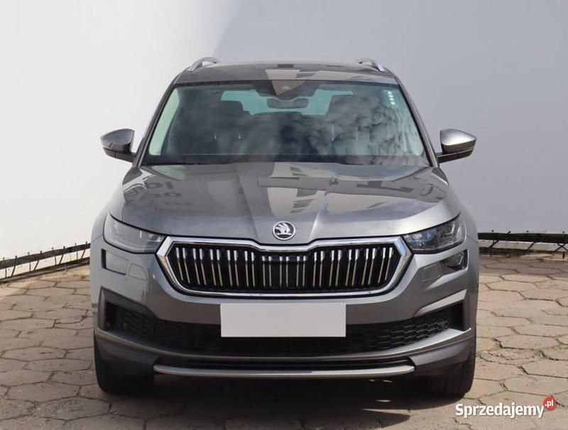 Szary Używany 2022 Skoda Kodiaq SUV | 114 999 zł (Uczciwa cena) - Obraz 1/4