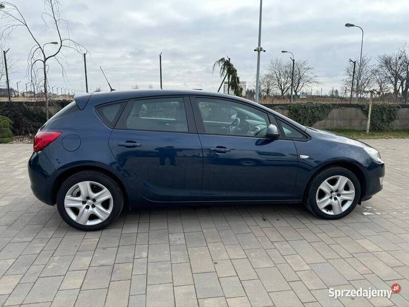 Używany 2010 Opel Astra | 23 600 zł (Uczciwa cena) - Obraz 1/4