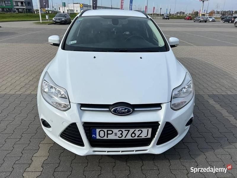 Biały Używany 2013 Ford Focus Champions Edition Kombi | 16 900 zł (Uczciwa cena) - Obraz 1/4
