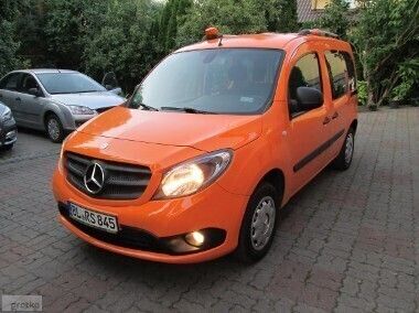 Pomarańczowy Używany 2018 Mercedes Citan 109 Kombi | 49 900 zł - Obraz 1/4