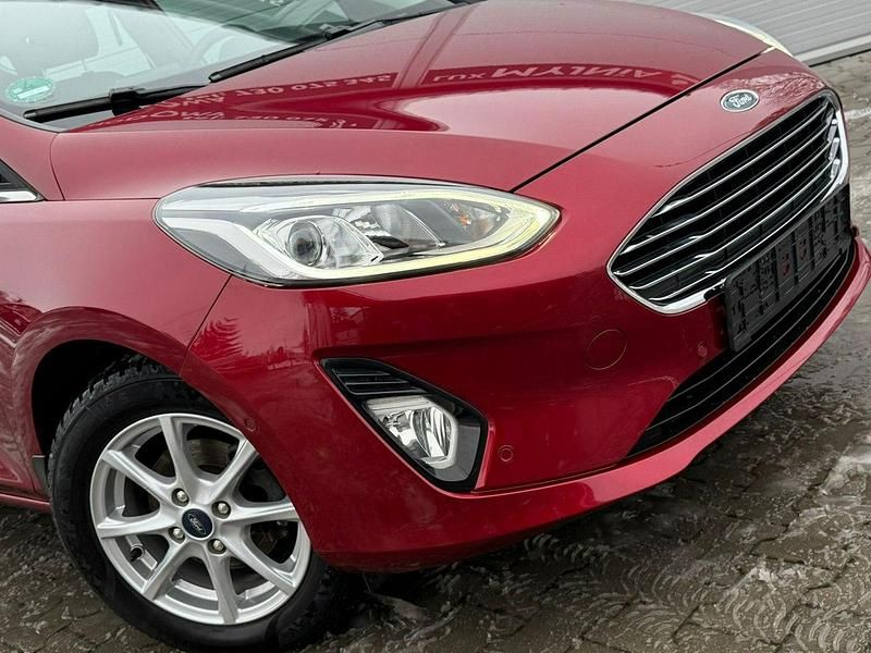 Używany Ford Fiesta 100 KM (73 kW) 2018 Bordowy (metalik) Hatchback