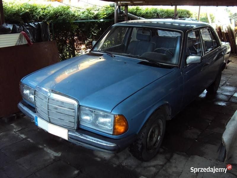 Używany Mercedes 240 1976