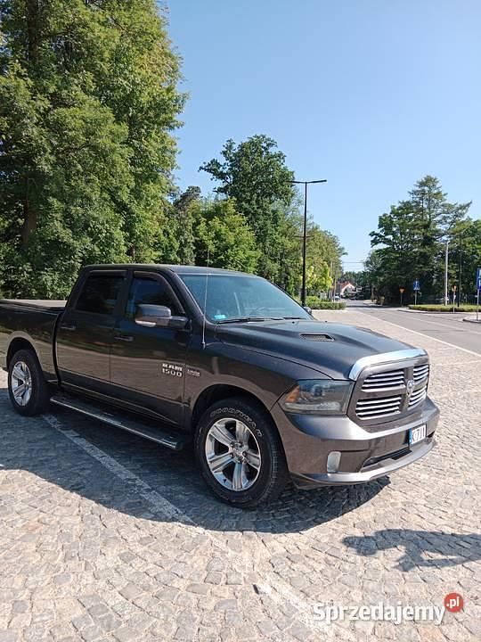 Grafitowy Używany 2014 RAM 1500 Pickup | 119 000 zł - Obraz 1/4