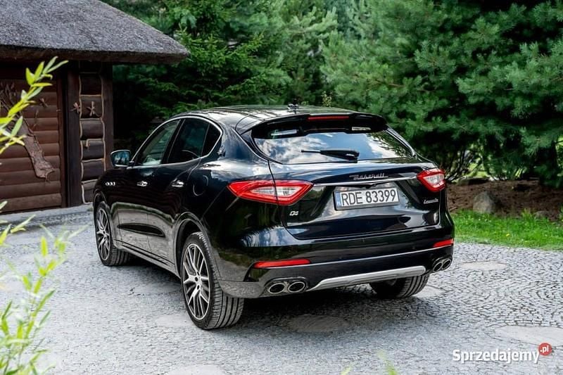 Czarny (metalik) Używany 2017 Maserati Levante SUV | 136 777 zł - Obraz 1/4