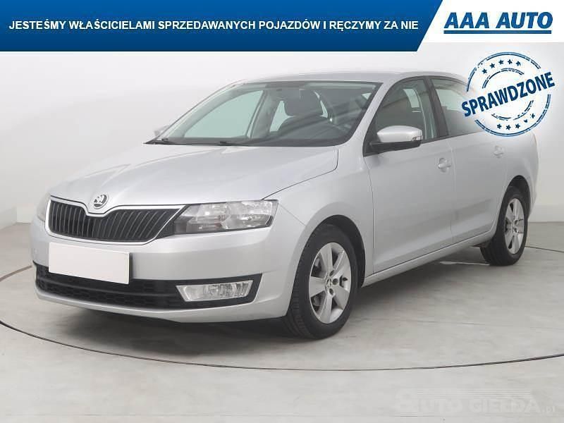 Używany Skoda Rapid 90 KM (66 kW) 2016 Srebrny Hatchback