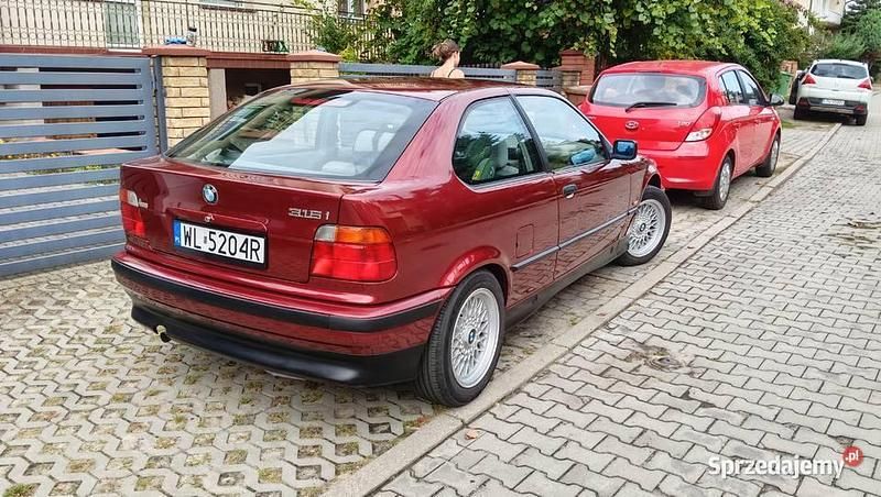 Bordowy Używany 1997 BMW 316 Hatchback | 9499 zł - Obraz 1/4
