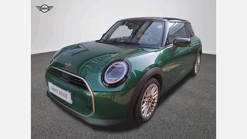 Używany Mini Cooper 156 KM (114 kW) 2024 British racing green iv metalizowany Hatchback