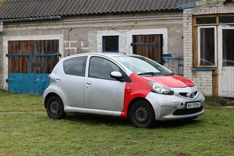 Srebrny Używany 2006 Toyota Aygo Hatchback | 3500 zł (Super Cena) - Obraz 1/3