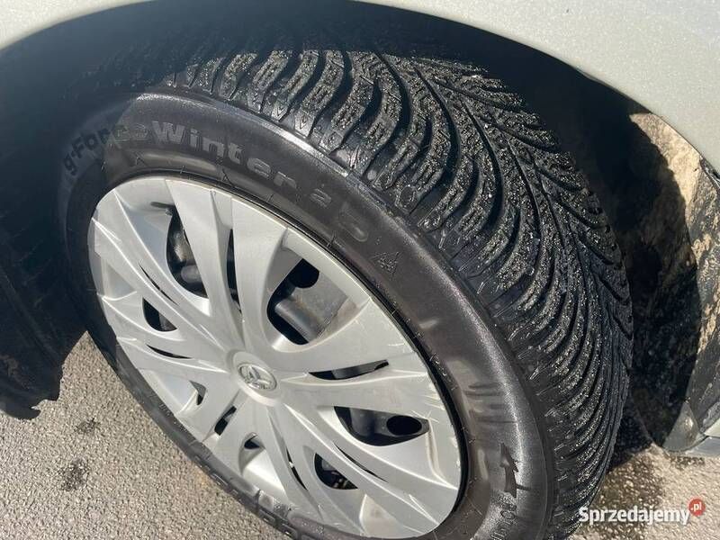 Używany 2005 Toyota Avensis Sol | 9900 zł (Dość drogi) - Obraz 1/4