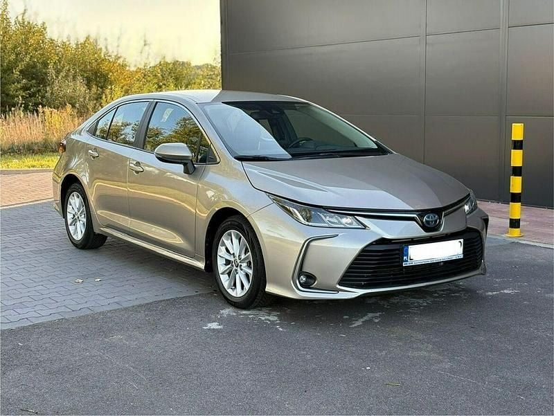 Złoty Używany 2022 Toyota Corolla Comfort Sedan/Limuzyna | 75 990 zł (Super Cena) - Obraz 1/4