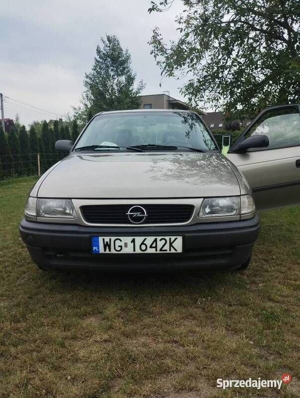 Używany 1995 Opel Astra Sedan/Limuzyna | 4500 zł - Obraz 1/4