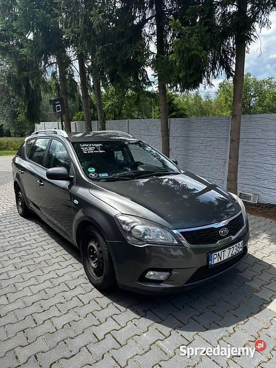 Zielony Używany 2010 Kia Ceed 2 Kombi | 5900 zł (Super Cena) - Obraz 1/4