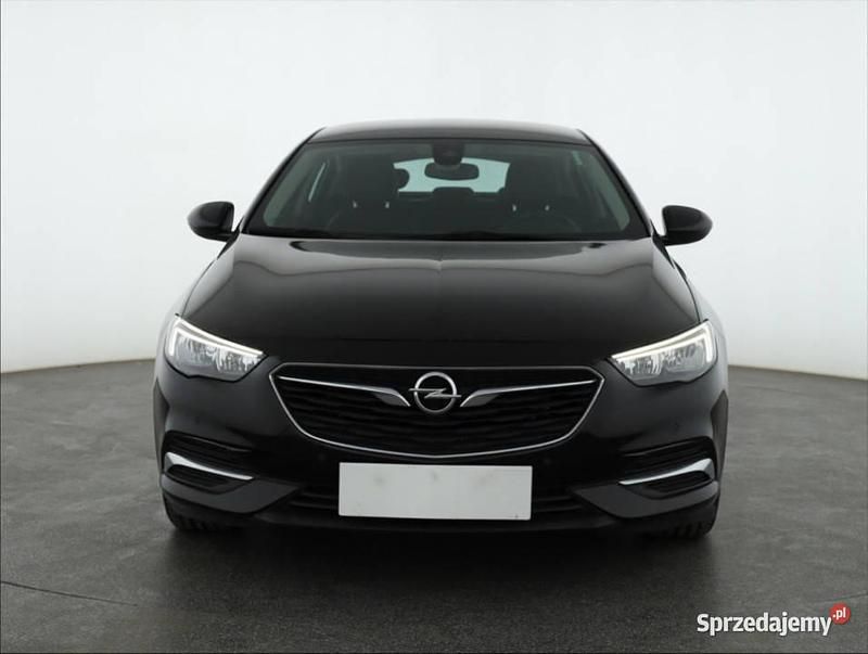 Czarny Używany 2017 Opel Insignia Hatchback | 45 999 zł (Uczciwa cena) - Obraz 1/4