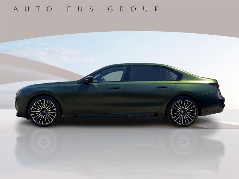 Używany BMW i7 Comfort Edition 484 kW (659 KM) 2024 Lakierowanie specjalne bmw individual Sedan/Limuzyna