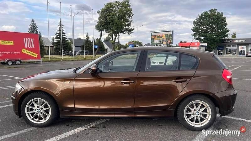 Brązowy Używany 2011 BMW 118 Sport Line Hatchback | 22 900 zł - Obraz 1/4