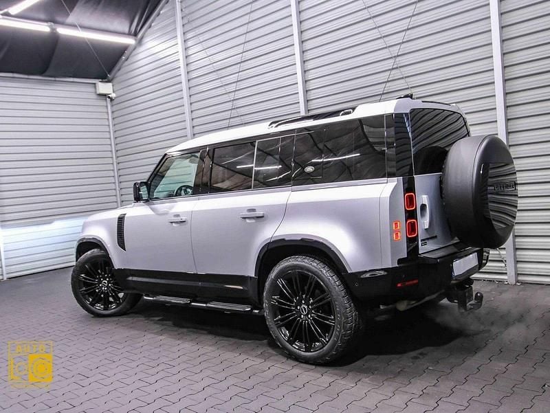 Używany Land Rover Defender 241 KM (177 kW) 2021 Srebrny (metalik) SUV