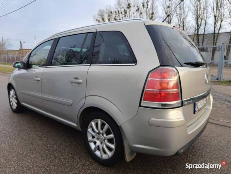 Używany 2007 Opel Zafira Minivan | 10 000 zł - Obraz 1/4