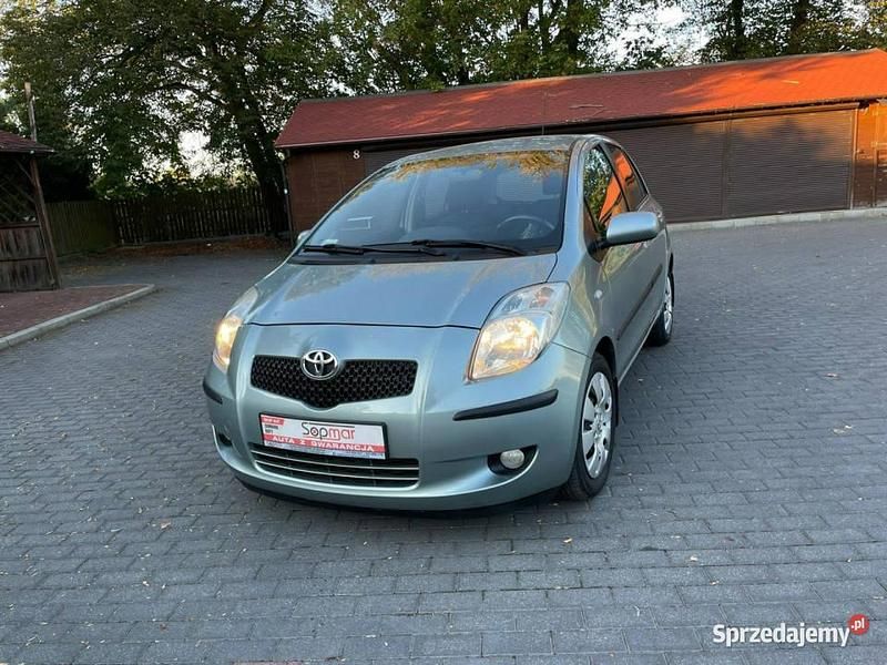 Szary (metalik) Używany 2005 Toyota Yaris Hatchback | 11 900 zł (Drogi) - Obraz 1/4