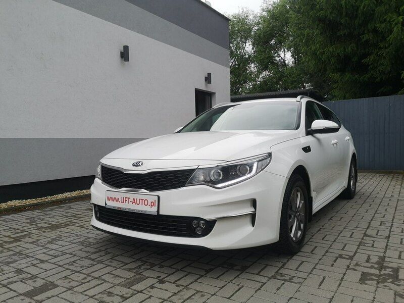 Biały Używany 2018 Kia Optima 2 Kombi | 62 900 zł - Obraz 1/4