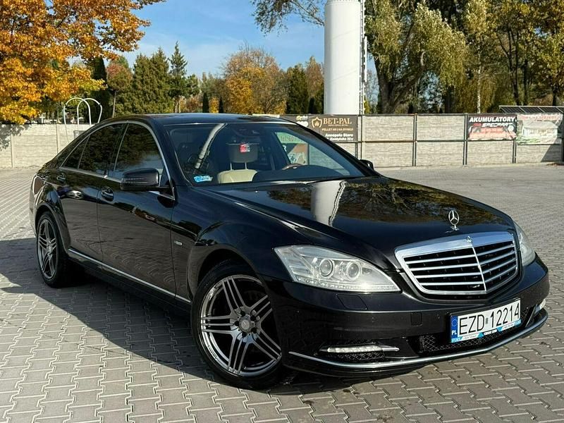 Czarny (metalik) Używany 2009 Mercedes S350 Sedan/Limuzyna | 52 900 zł - Obraz 1/4