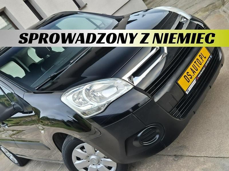 Czarny Używany 2009 Citroën Berlingo Minivan | 16 900 zł (Dość drogi) - Obraz 1/4