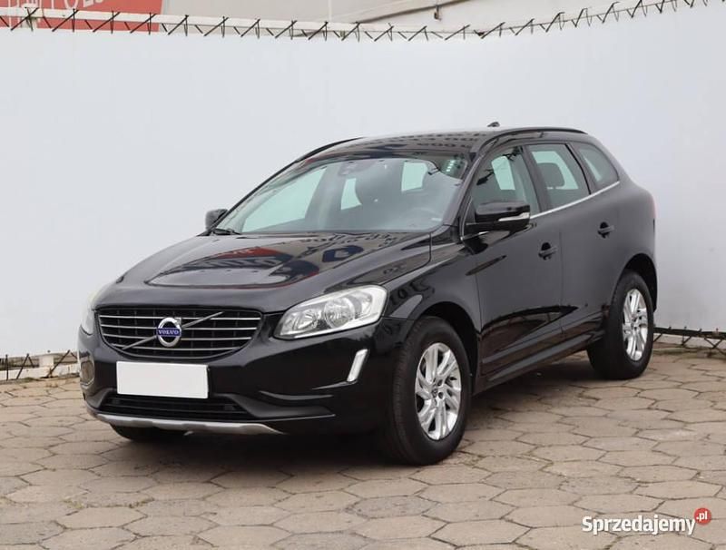 Używany Volvo XC60 2016 Czarny SUV
