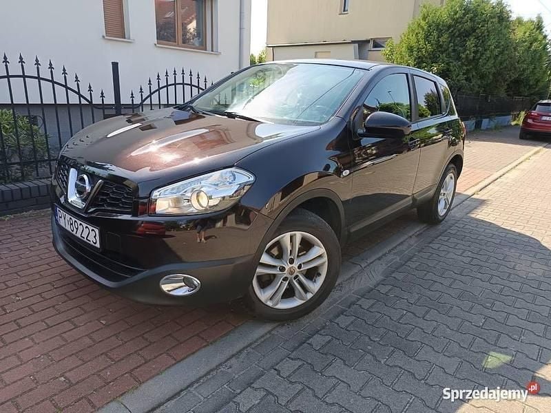 Fioletowy Używany 2011 Nissan Qashqai SUV | 32 700 zł (Uczciwa cena) - Obraz 1/4