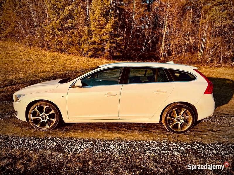 Używany Volvo V60 Ocean Race 2014 Biały Kombi