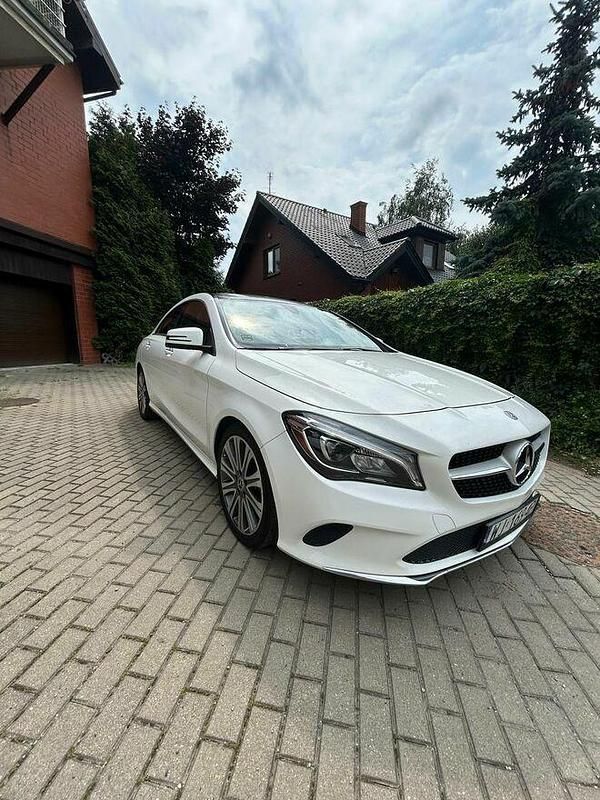 Biały Używany 2018 Mercedes CLA250 Sedan/Limuzyna | 93 000 zł - Obraz 1/4