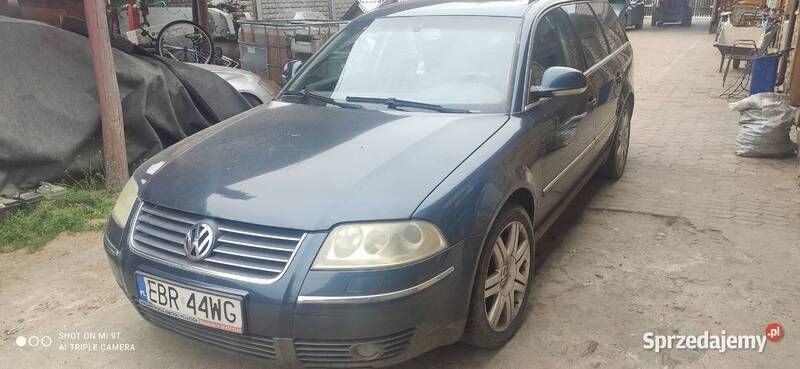 Granatowy Używany 2005 VW Passat Sedan/Limuzyna | 11 100 zł - Obraz 1/4