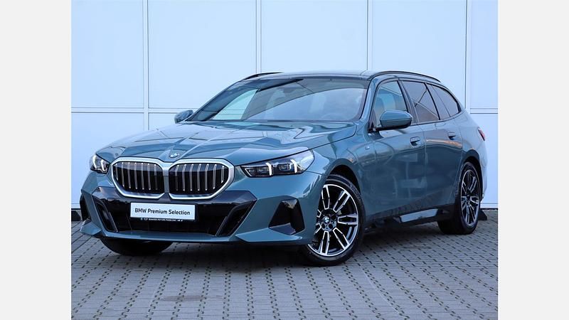 Używany BMW 520 Comfort Edition 197 KM (144 kW) 2024 Cape york green metallic metalizowany Kombi