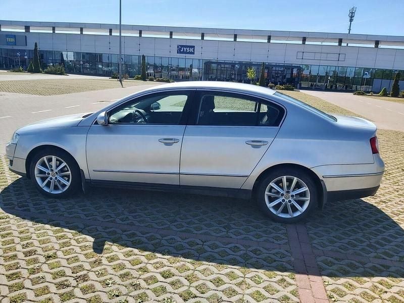 Używany VW Passat Comfortline 2008 Srebrny Sedan/Limuzyna