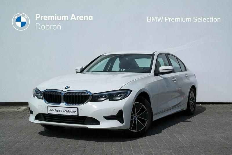 Biały (metalik) Używany 2021 BMW 318 Sedan/Limuzyna | 104 900 zł (Dobra cena) - Obraz 1/4