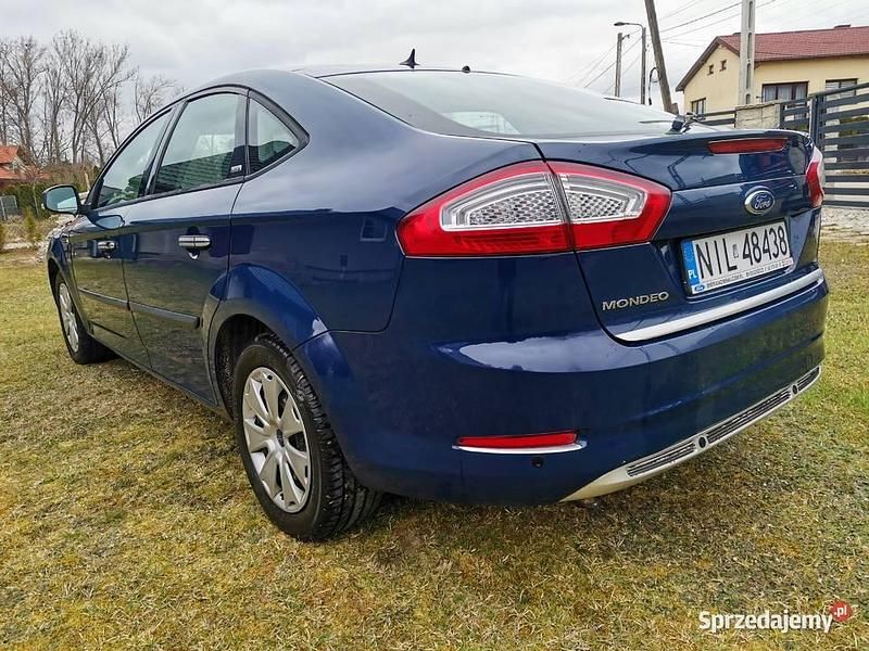 Używany Ford Mondeo 2014 Granatowy Hatchback