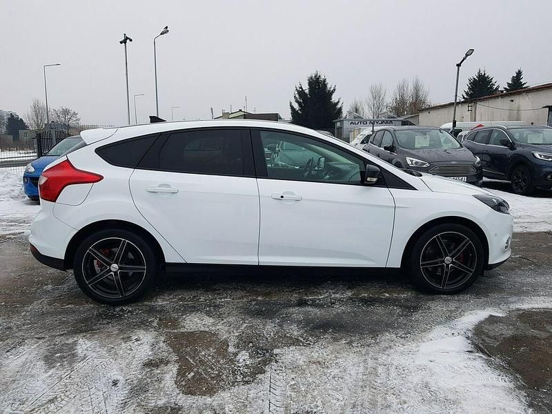 Używany Ford Focus 182 KM (133 kW) 2014 Biały Hatchback