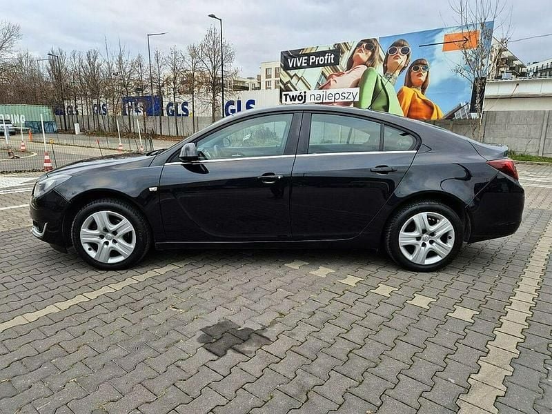Używany Opel Insignia 120 KM (88 kW) 2015 Czarny Hatchback