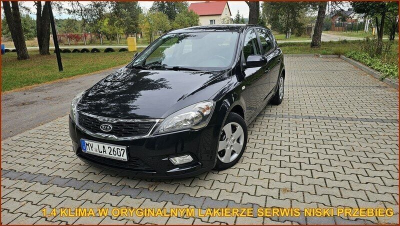 Czarny Używany 2009 Kia Ceed 2 Hatchback | 16 990 zł (Uczciwa cena) - Obraz 1/4
