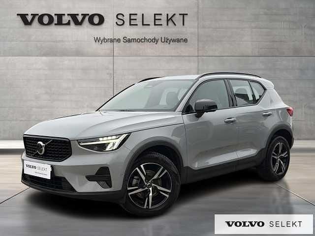 Szary Używany 2025 Volvo XC40 SUV | 174 900 zł (Drogi) - Obraz 1/3