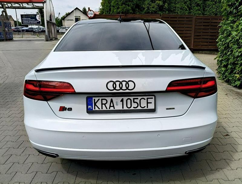 Używany Audi A8 409 KM (300 kW) 2018 Biały (metalik, perła) Sedan/Limuzyna