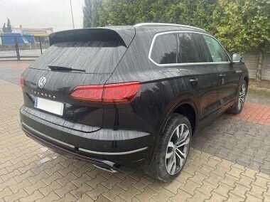 Czarny Używany 2019 VW Touareg R-line SUV | 78 900 zł - Obraz 1/4