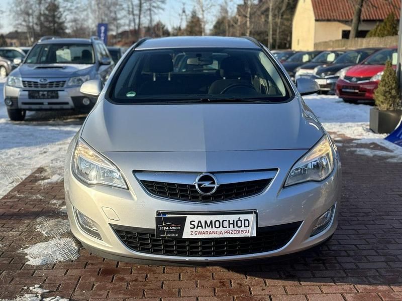Używany Opel Astra 100 KM (73 kW) 2011 Srebrny Kombi
