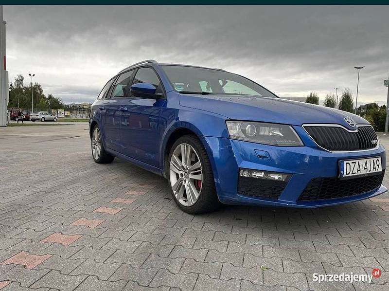 Niebieski Używany 2015 Skoda Octavia RS Kombi | 27 500 zł (Drogi) - Obraz 1/4