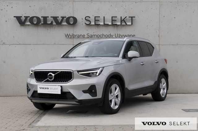 Srebrny Używany 2024 Volvo XC40 SUV | 155 900 zł (Dobra cena) - Obraz 1/4