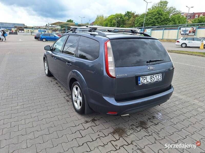 Używany Ford Focus 2010 Grafitowy Kombi